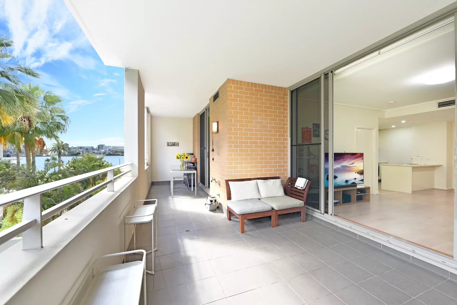345/2 The Crescent, Wentworth Point Sold by Chidiac Realty - image 1