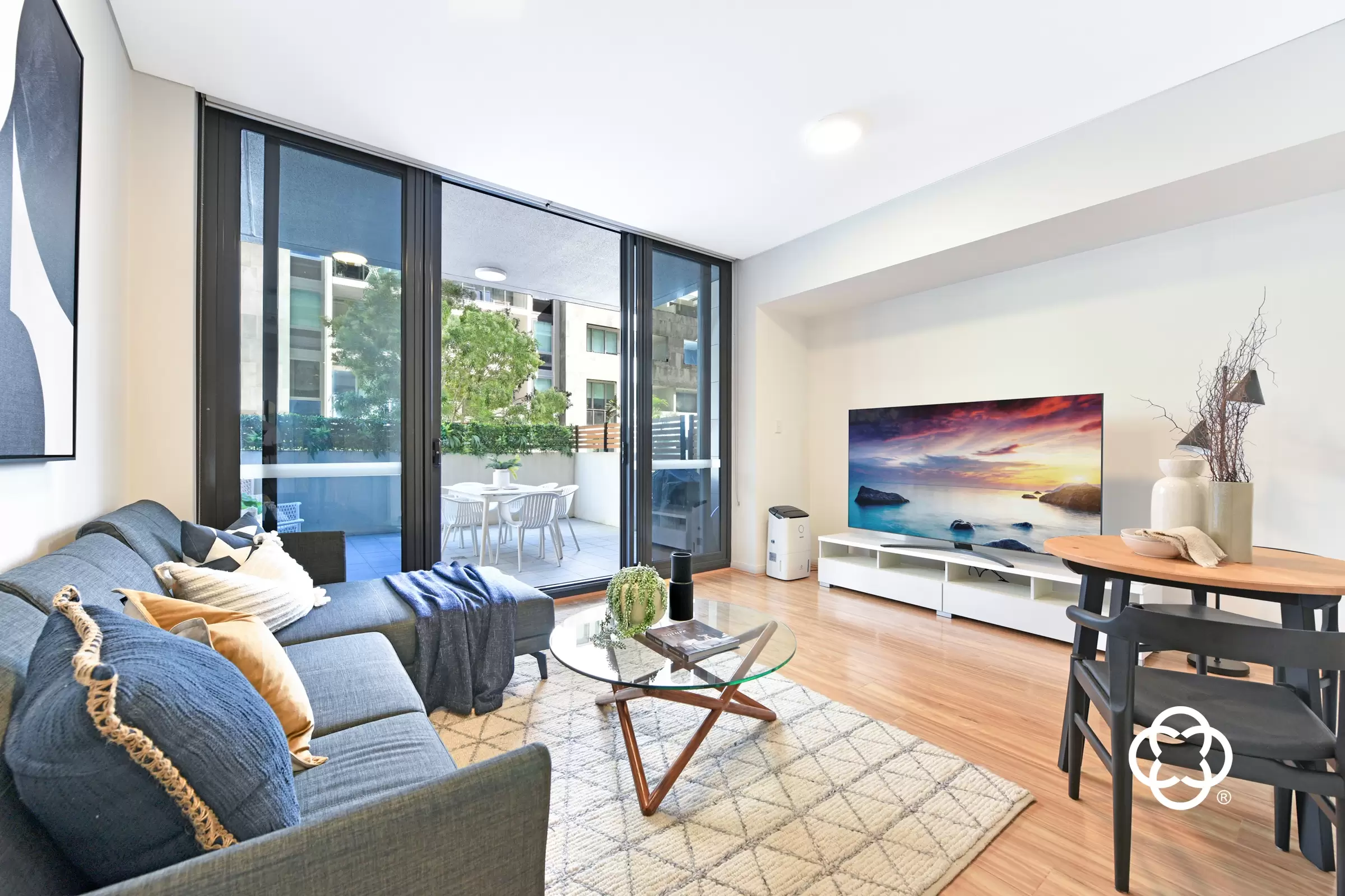 201/1 Park Street North, Wentworth Point Leased by Chidiac Realty - image 2