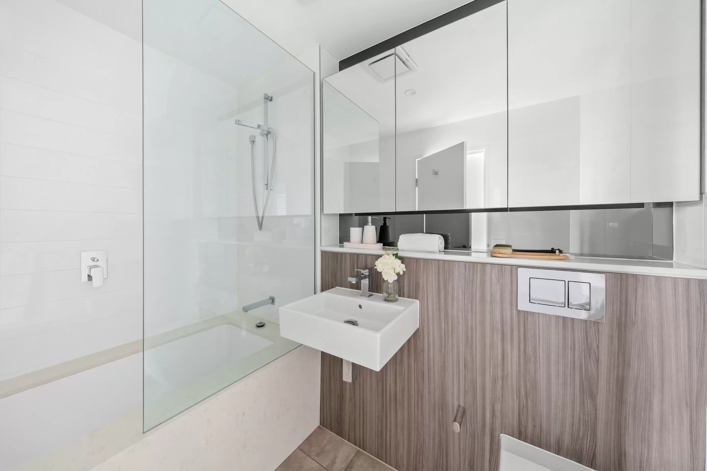 504/19 Verona Drive, Wentworth Point Sold by Chidiac Realty - image 9