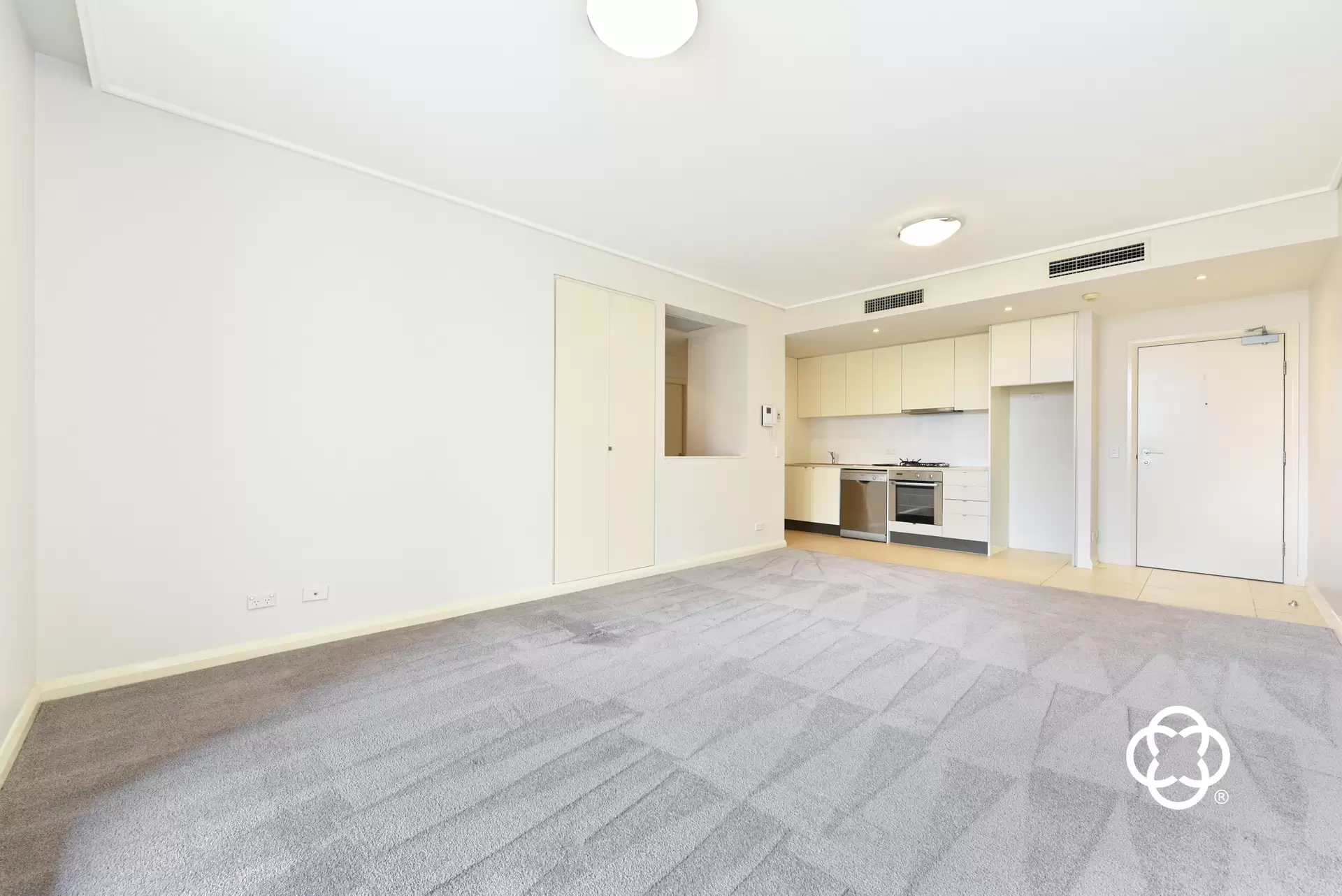 687/4 The Crescent, Wentworth Point Leased by Chidiac Realty - image 1