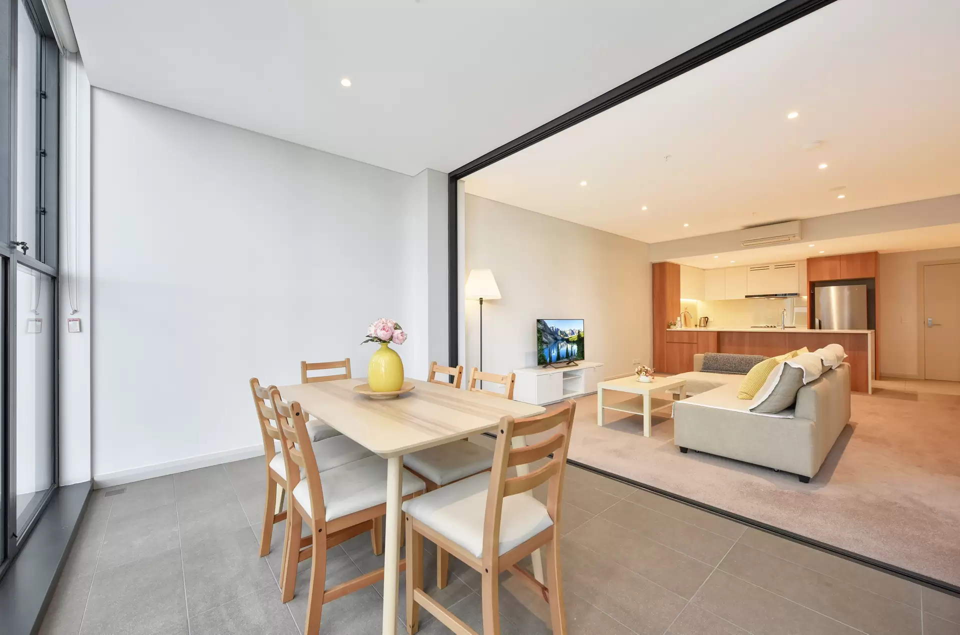 307/5 Wentworth Place, Wentworth Point Sold by Chidiac Realty - image 1
