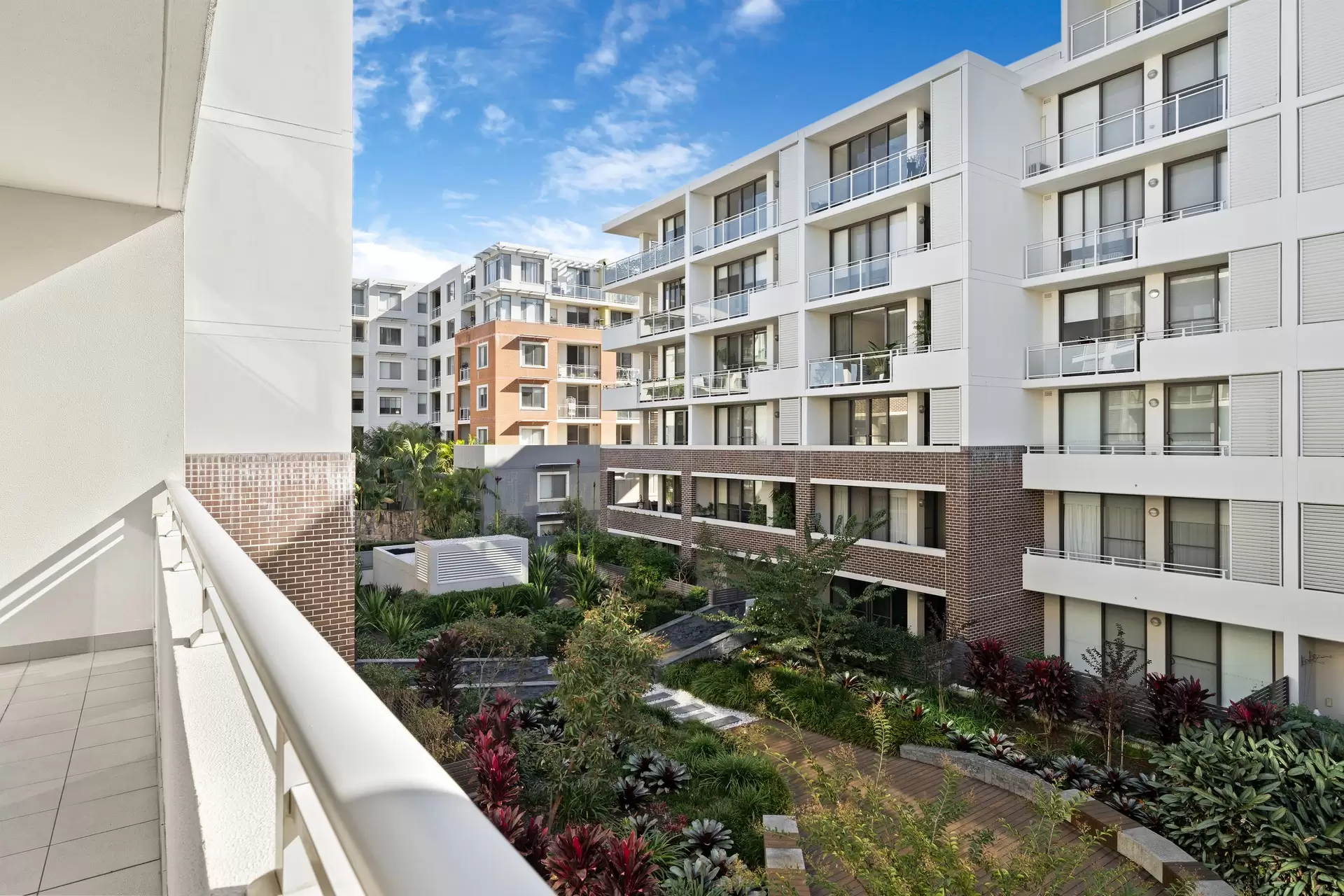 427/45 Amalfi Drive, Wentworth Point Sold by Chidiac Realty - image 1