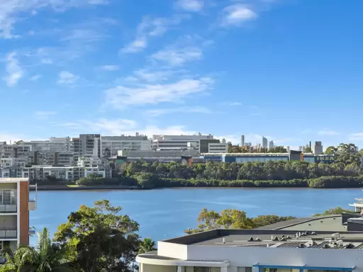 13026/11 Bennelong Parkway, Wentworth Point Sold by Chidiac Realty