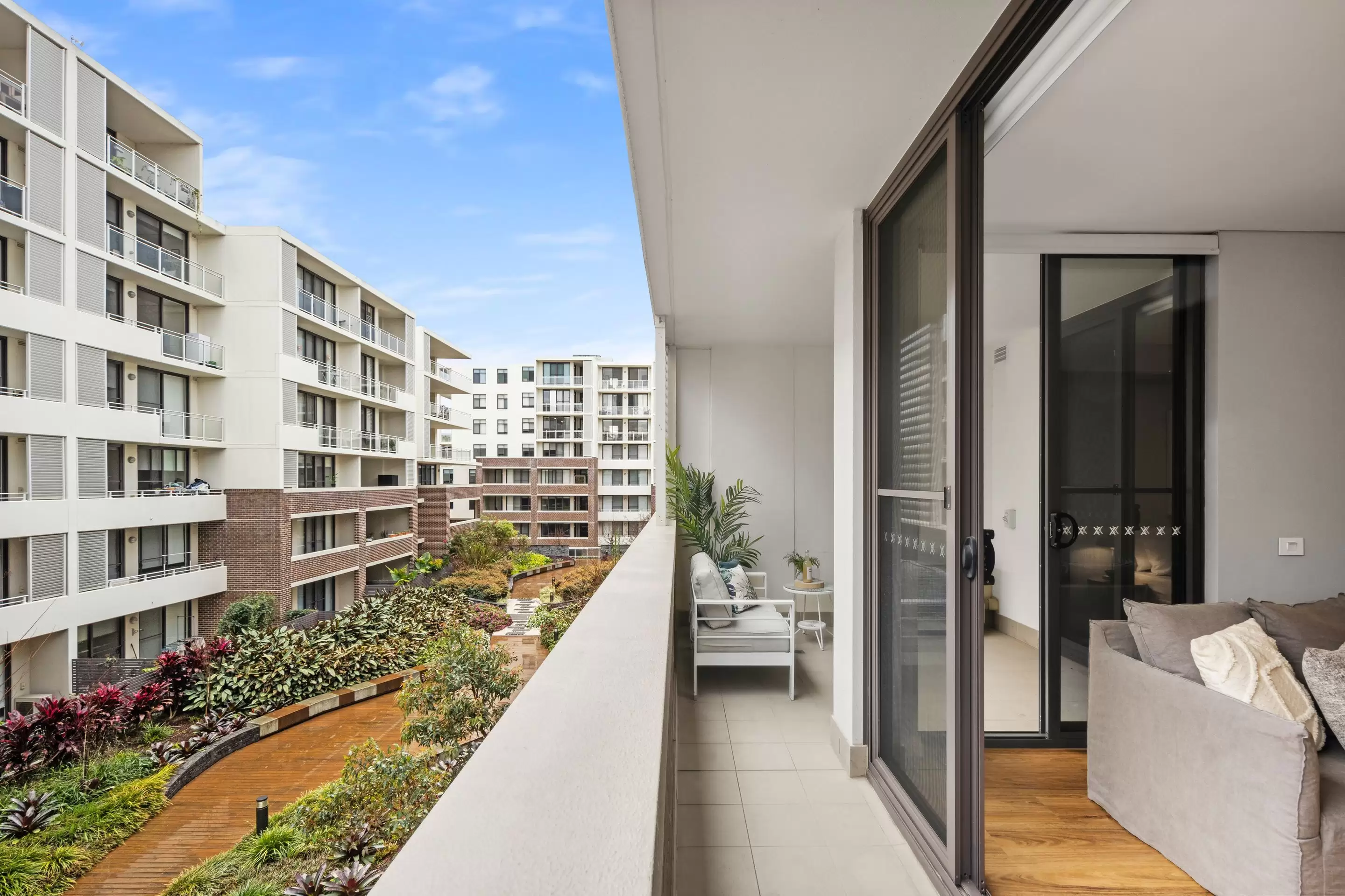 432/43 Amalfi Drive, Wentworth Point Sold by Chidiac Realty - image 2