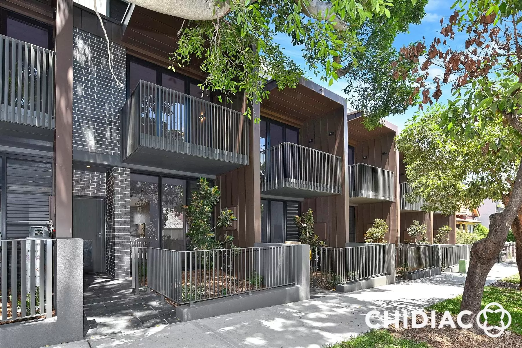 2/221 Queen Street, Beaconsfield Leased by Chidiac Realty - image 1