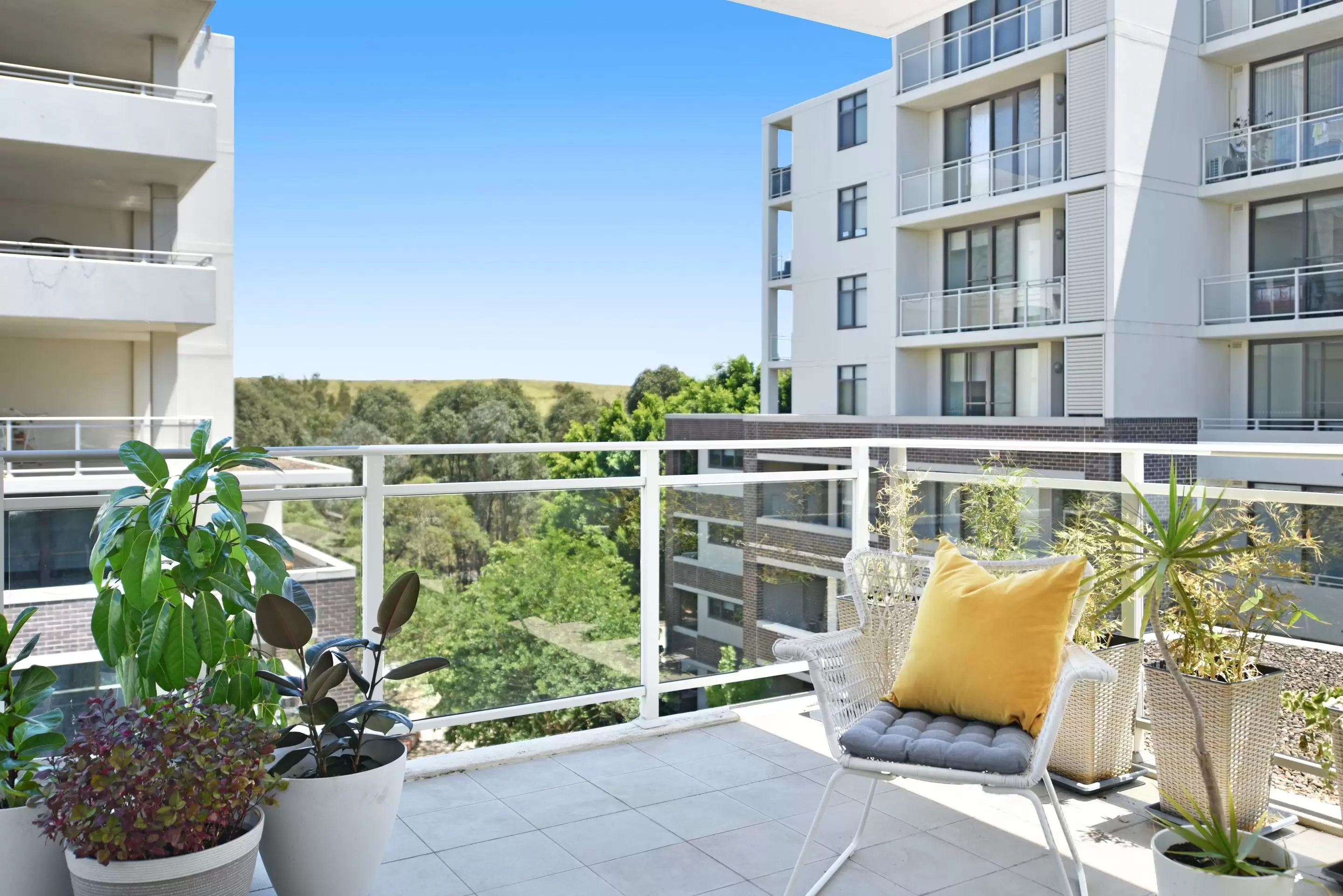 522/45 Amalfi Drive, Wentworth Point Sold by Chidiac Realty - image 3