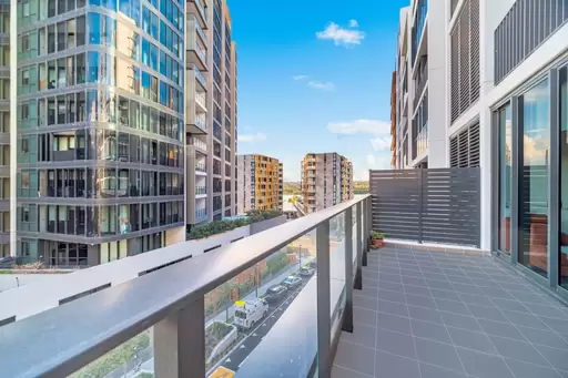 404/6 Waterways Street, Wentworth Point Sold by Chidiac Realty