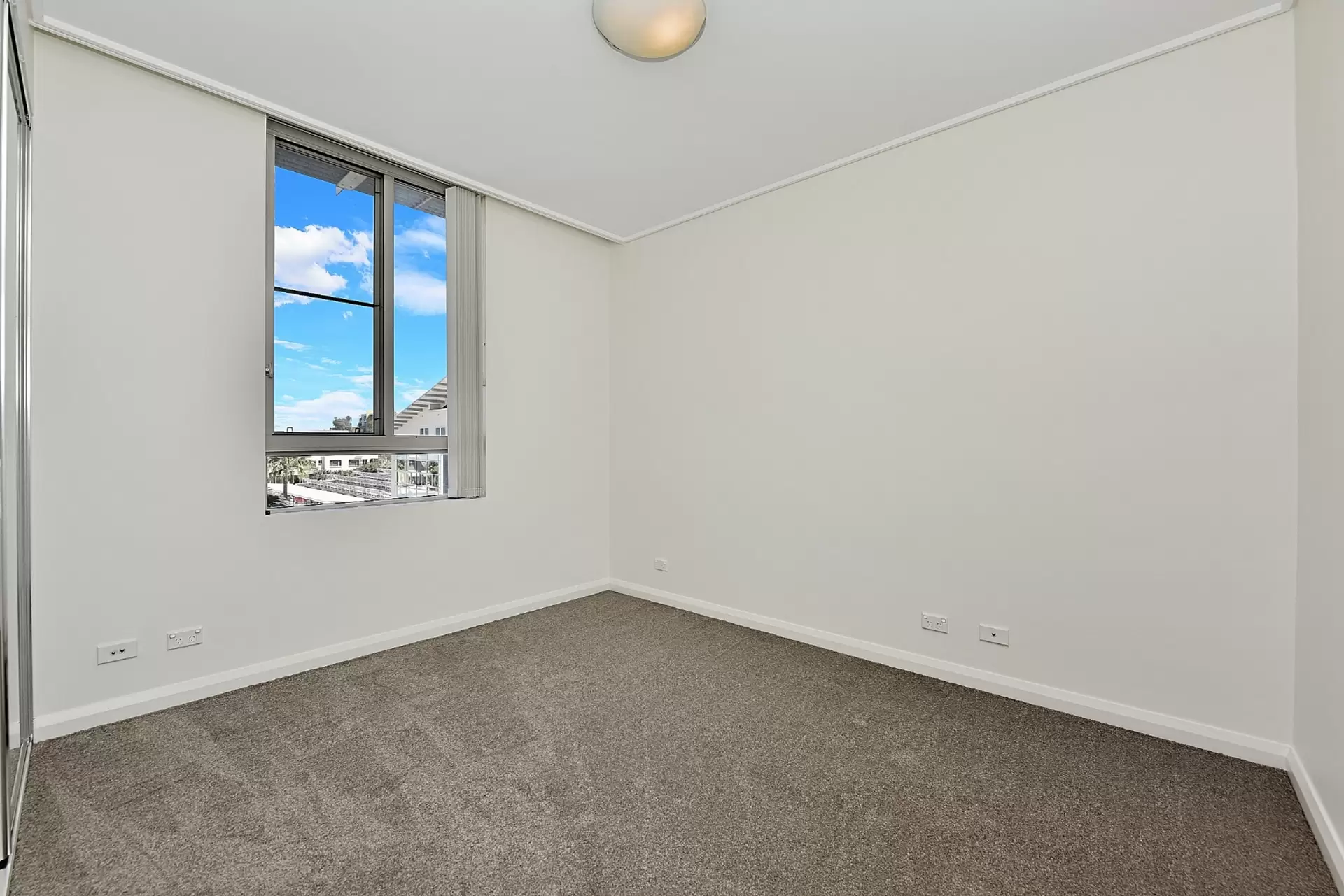 581/4 The Crescent, Wentworth Point Leased by Chidiac Realty - image 1