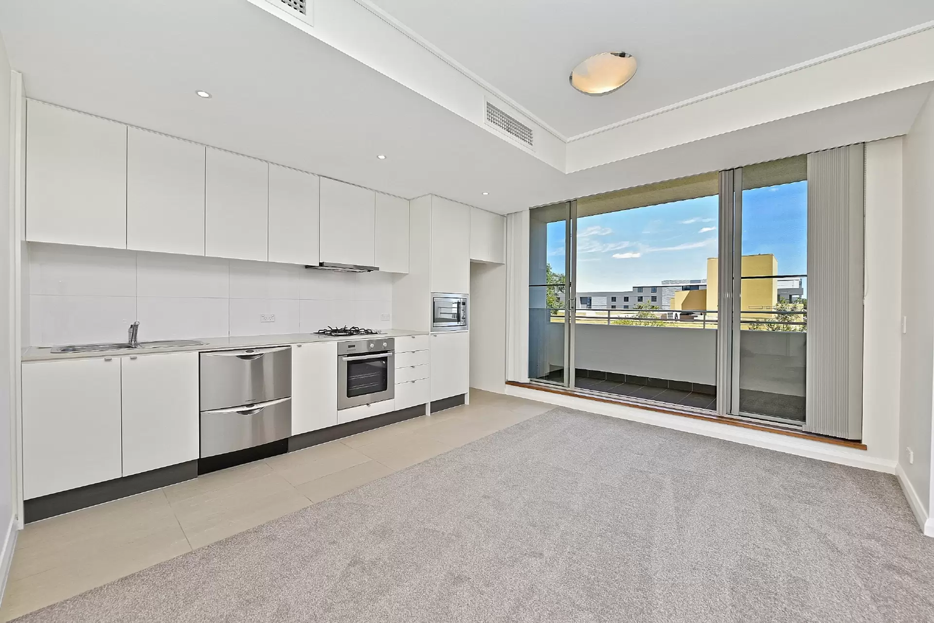 581/4 The Crescent, Wentworth Point Leased by Chidiac Realty - image 1