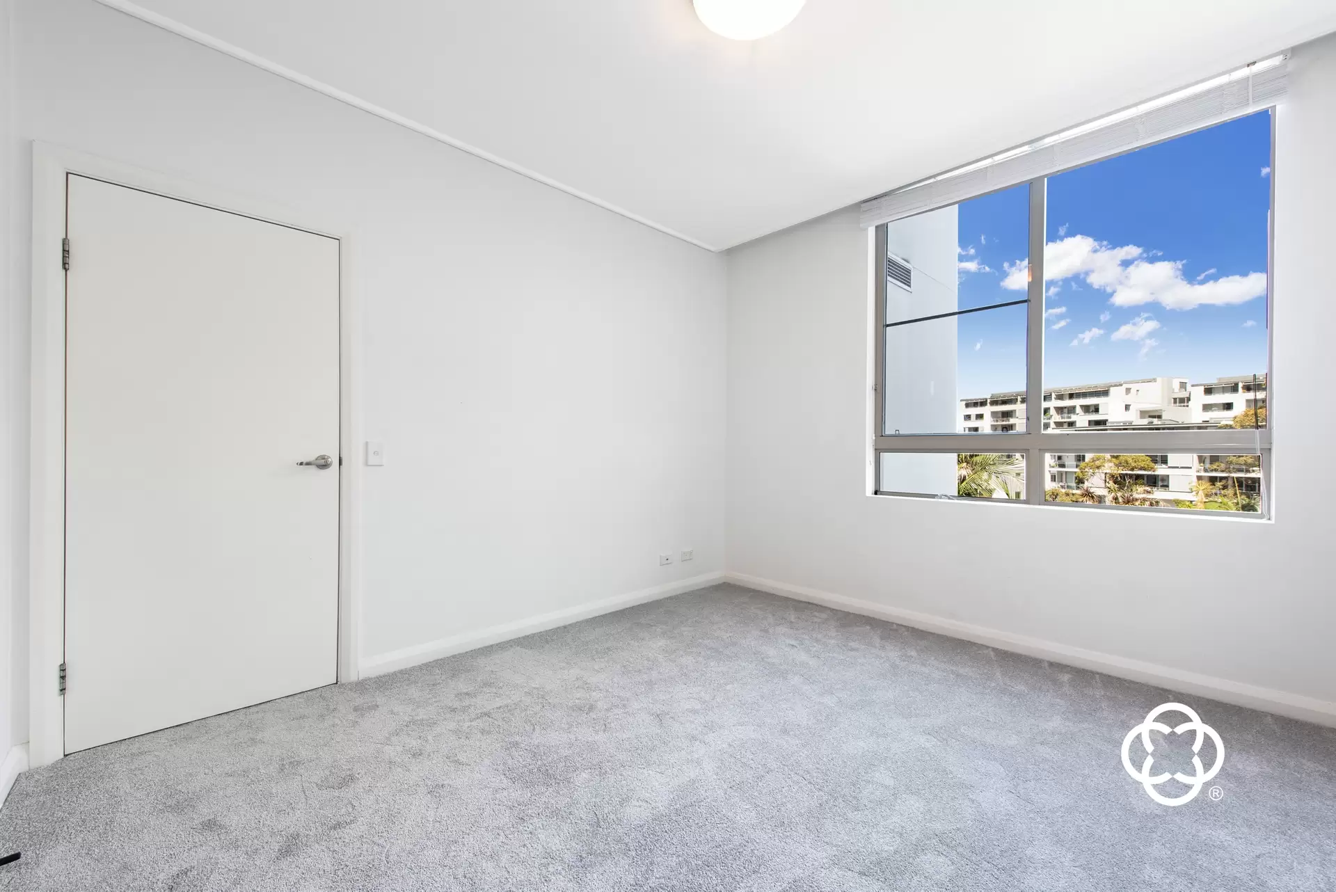 577/4 The Crescent, Wentworth Point Leased by Chidiac Realty - image 1