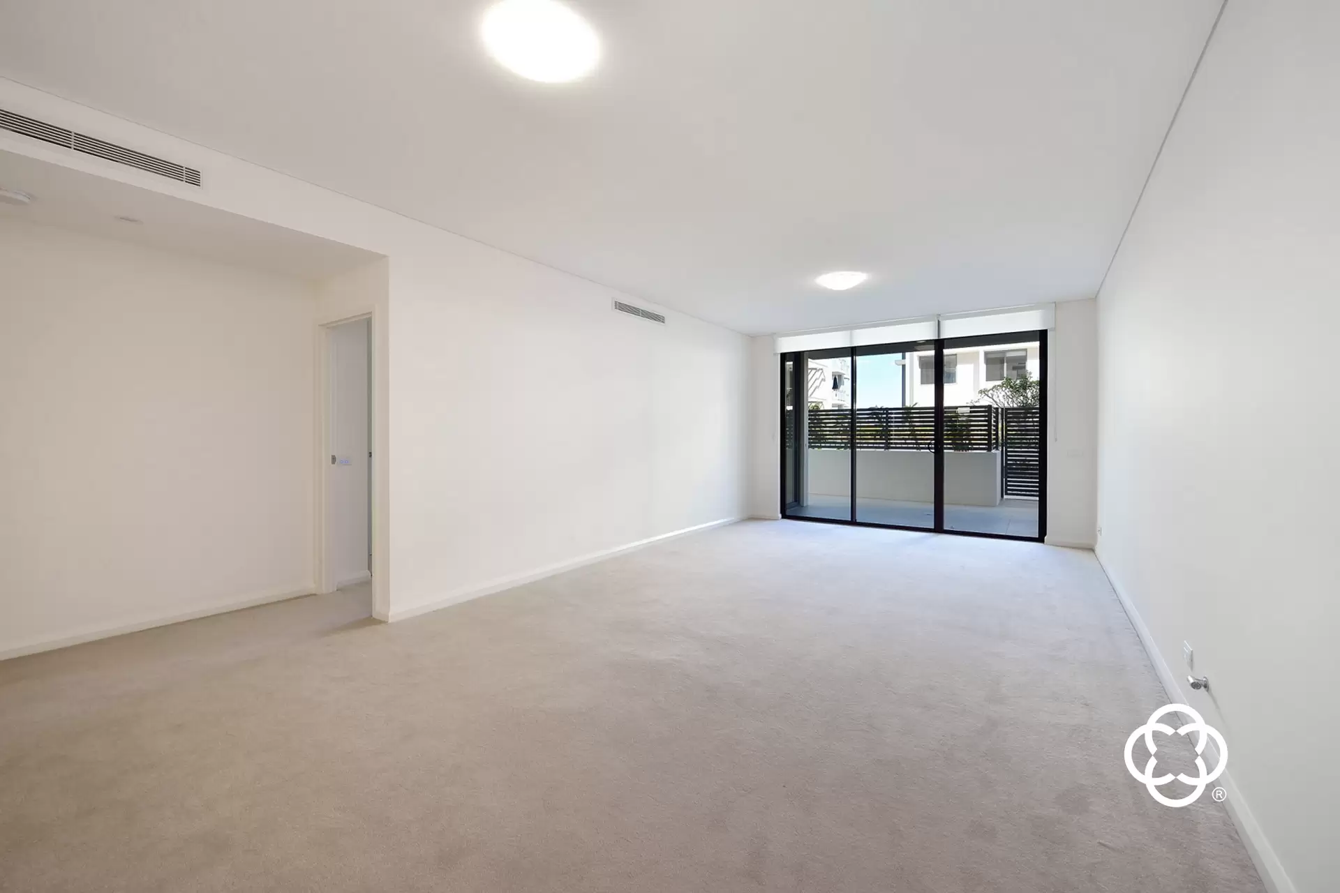 206/8 Marine Parade, Wentworth Point Leased by Chidiac Realty - image 1