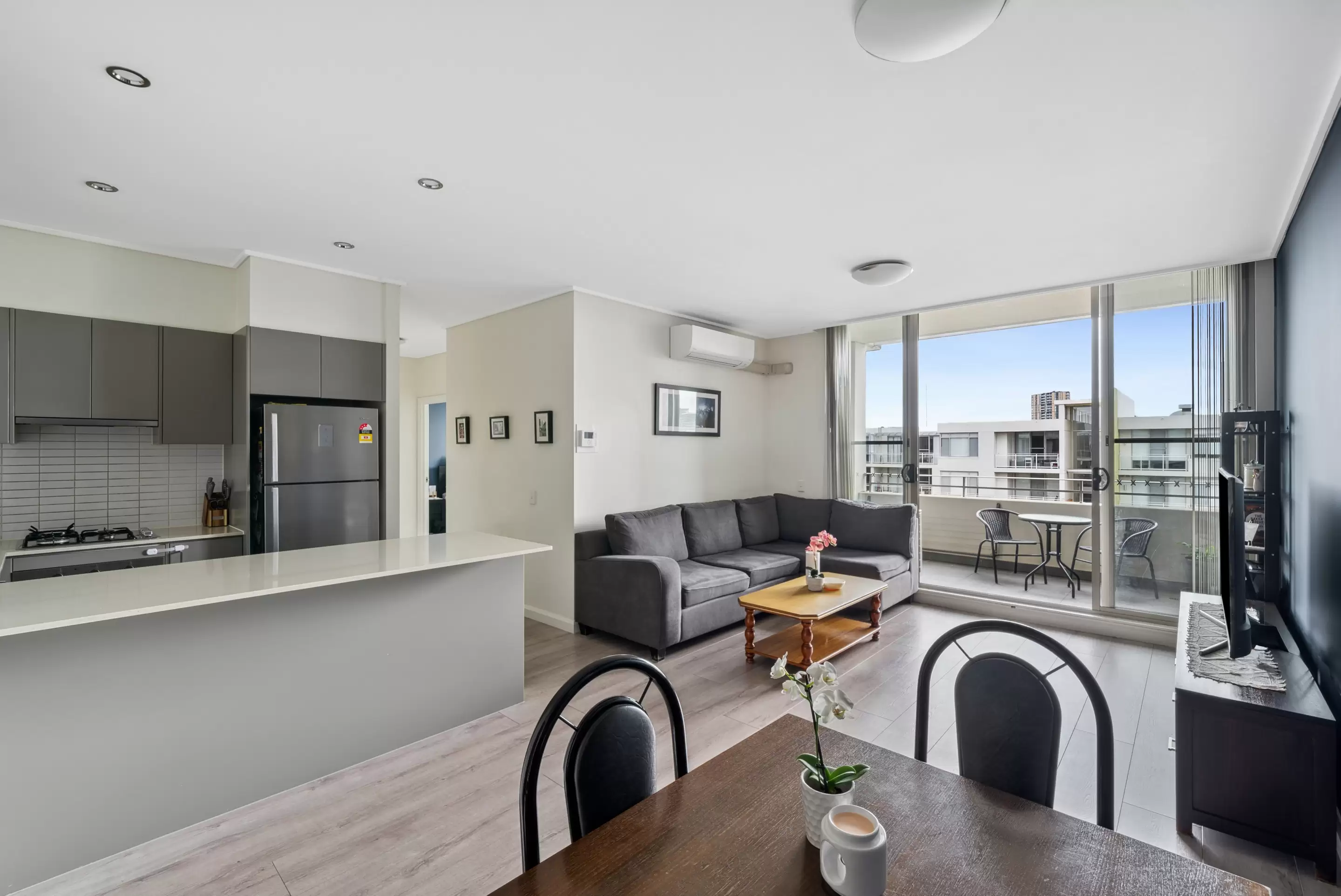 805/37 Amalfi Drive, Wentworth Point Sold by Chidiac Realty - image 2