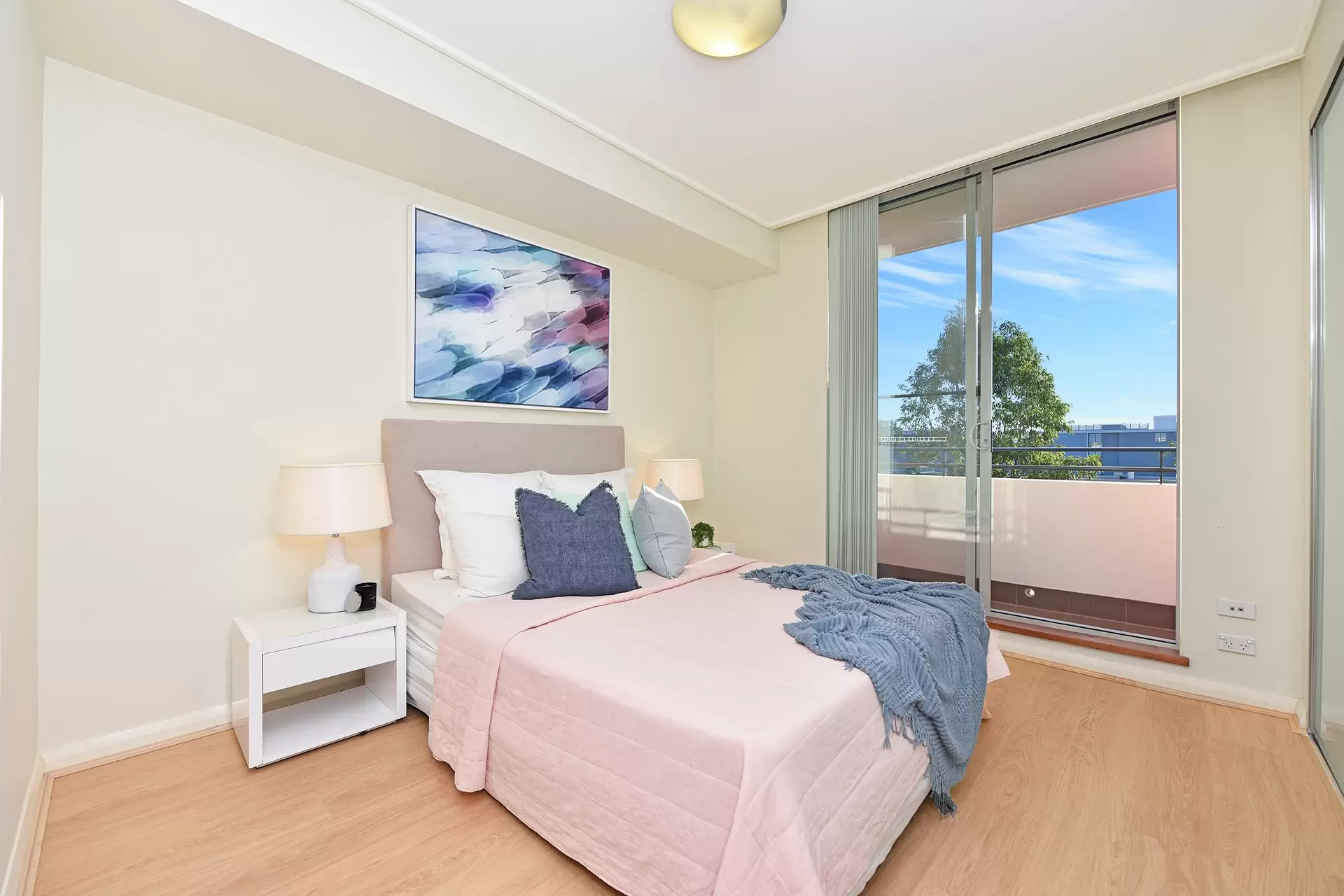 686/4 The Crescent, Wentworth Point Leased by Chidiac Realty - image 1