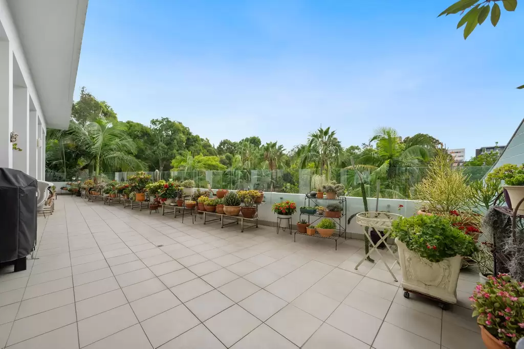 286/33 Hill Road, Wentworth Point For Sale by Chidiac Realty