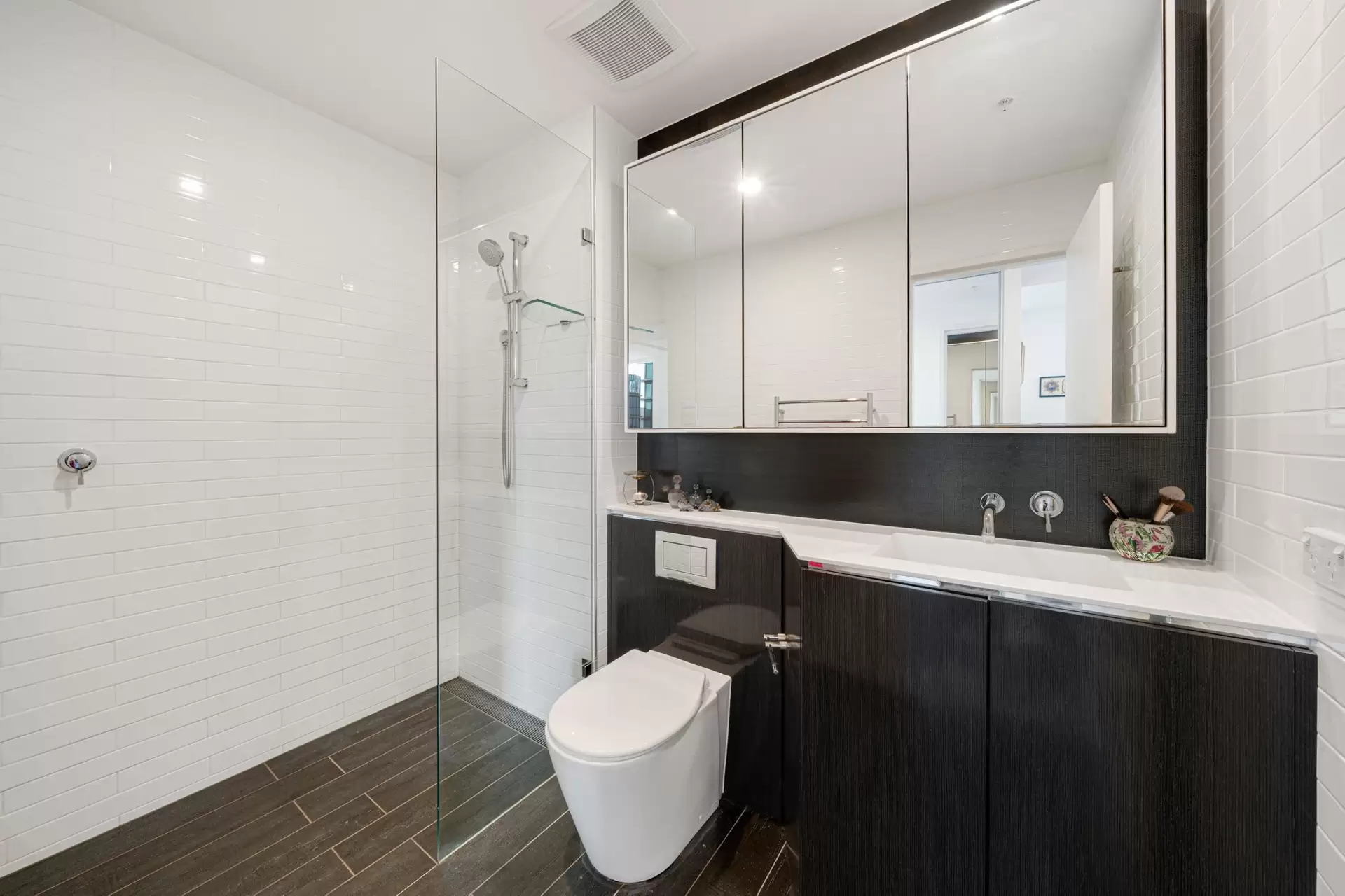 950/1D Burroway Road, Wentworth Point For Sale by Chidiac Realty - image 1