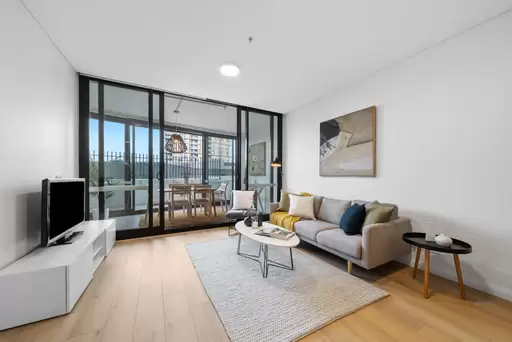 807/10 Burroway Road, Wentworth Point Sold by Chidiac Realty
