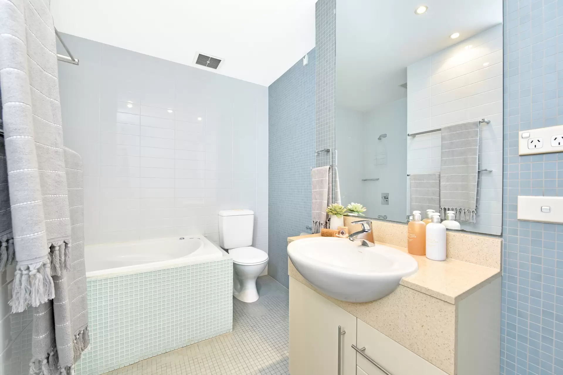 601/1 The Piazza, Wentworth Point Leased by Chidiac Realty - image 1