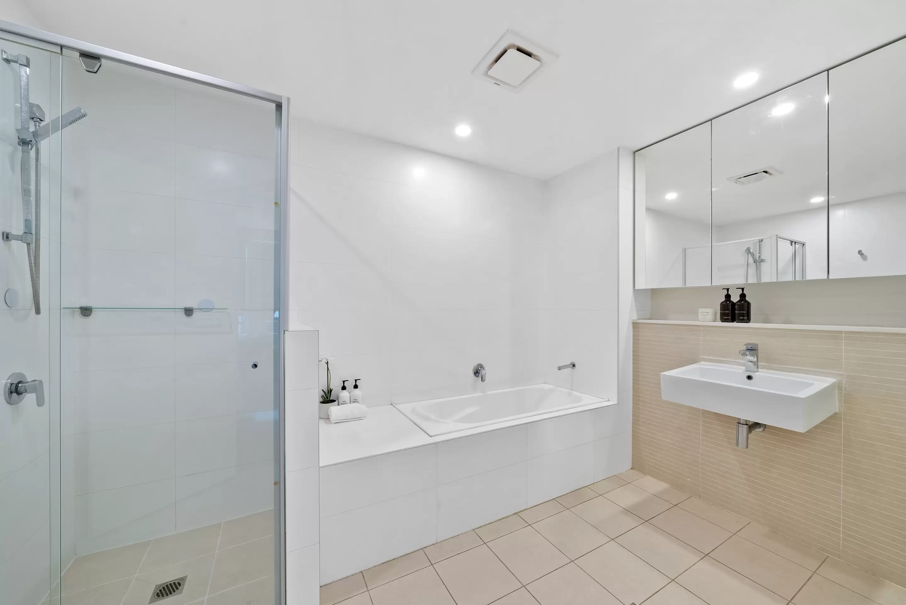 516/6 Baywater Drive, Wentworth Point For Sale by Chidiac Realty - image 8