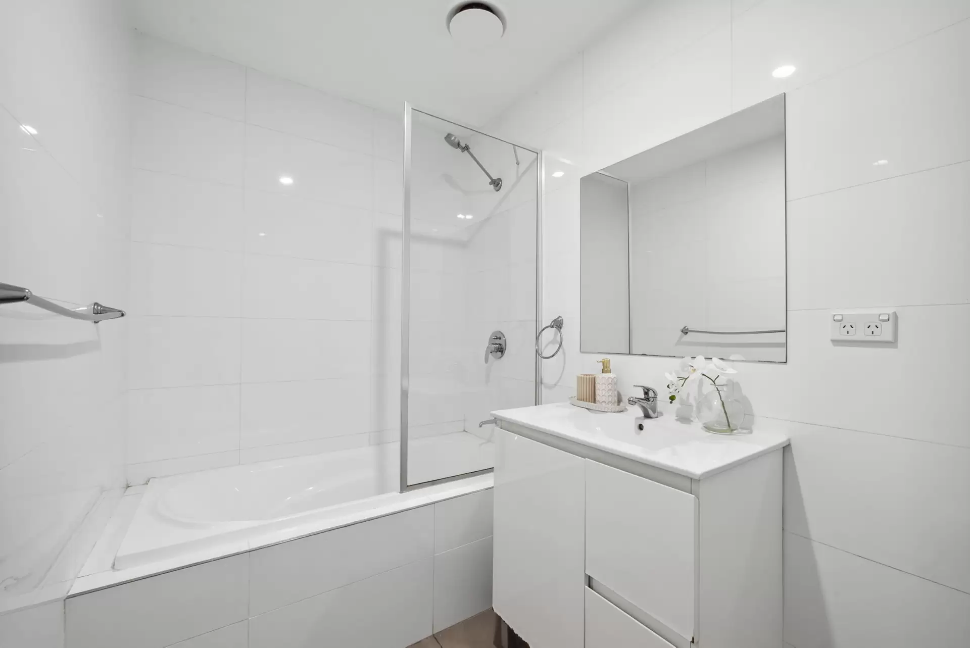 37/104 Railway Terrace, Merrylands Sold by Chidiac Realty - image 1