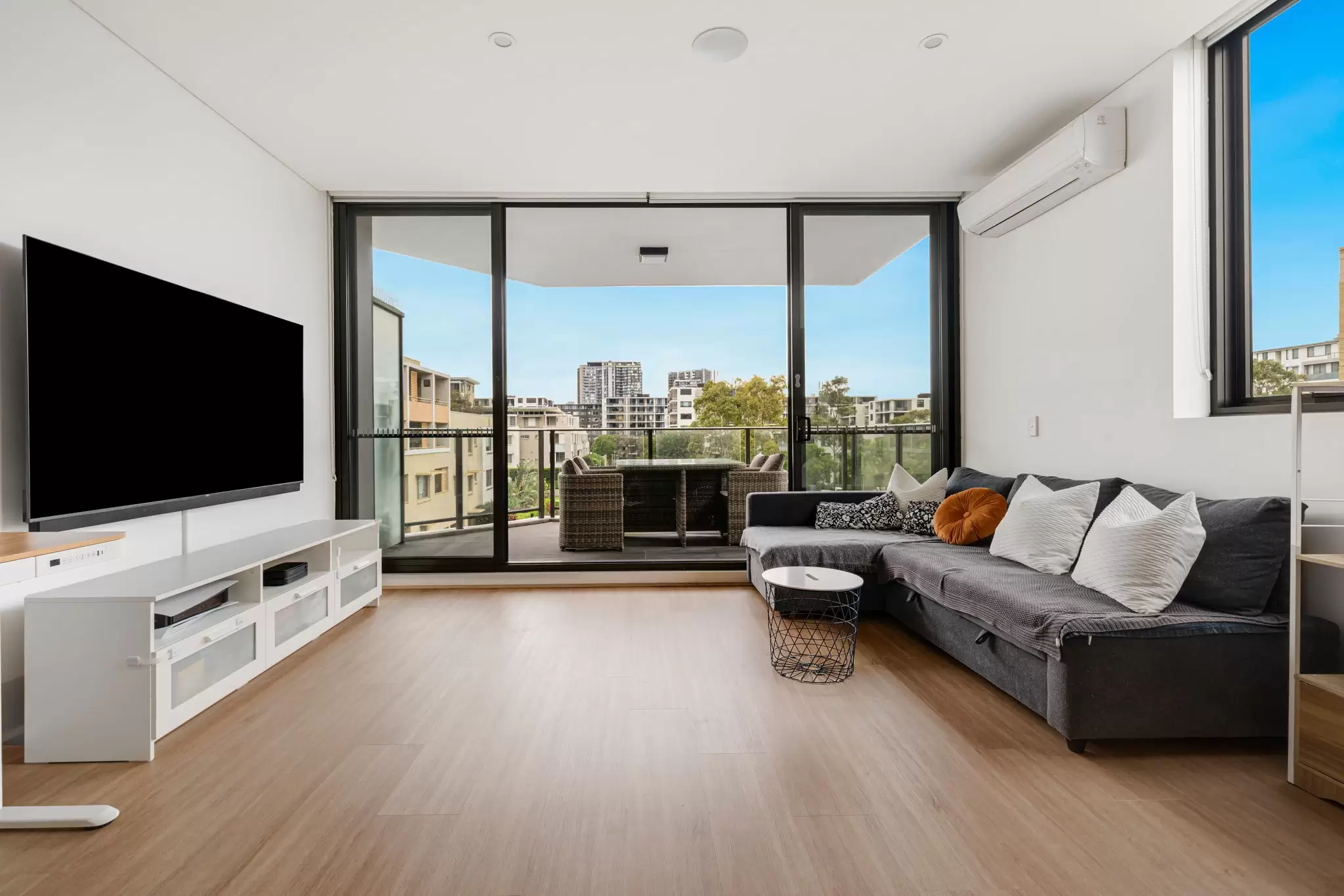 9012/16 Amalfi Drive, Wentworth Point Leased by Chidiac Realty - image 2