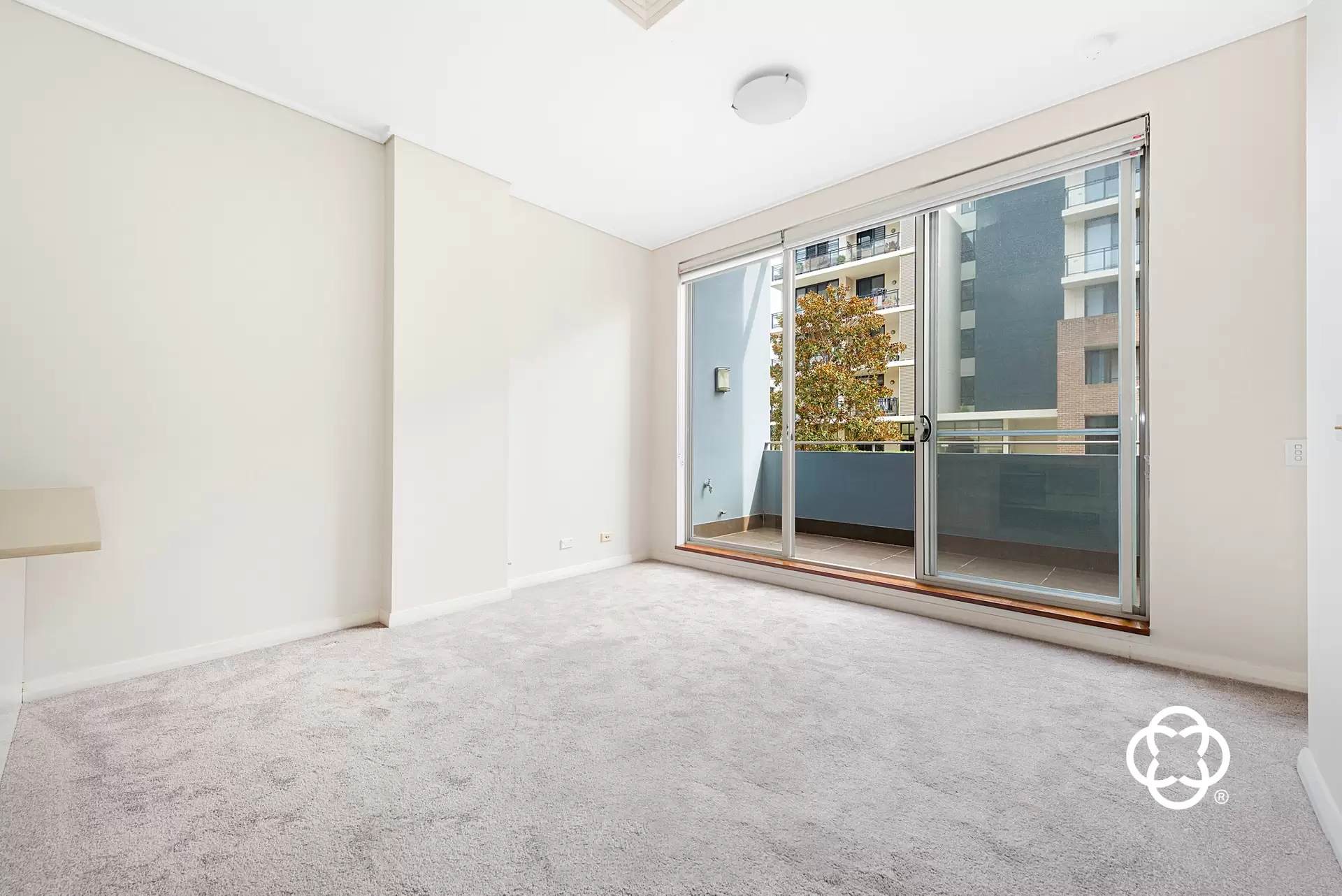 210/14 Marine Parade, Wentworth Point Leased by Chidiac Realty - image 1