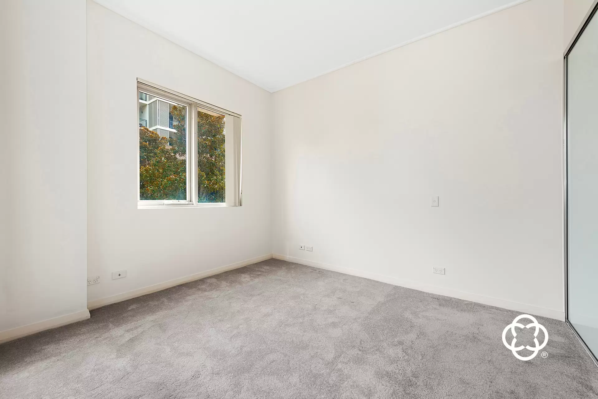 210/14 Marine Parade, Wentworth Point Leased by Chidiac Realty - image 1