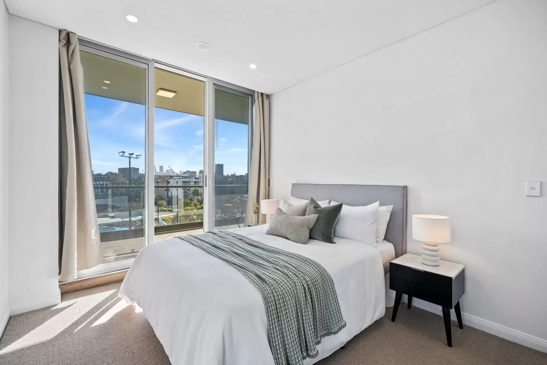 505/8 Rose Valley Way, Zetland Sold by Chidiac Realty - image 1