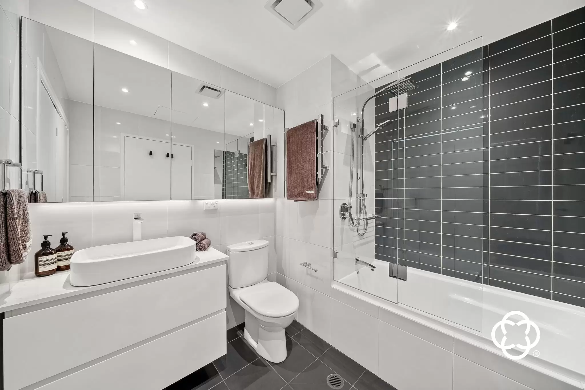 250/30 Baywater Drive, Wentworth Point Leased by Chidiac Realty - image 9