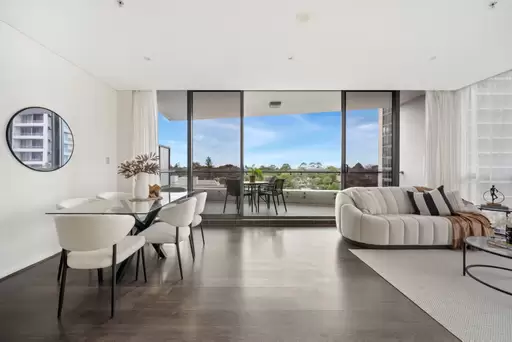706/87 Shoreline Drive, Rhodes Sold by Chidiac Realty