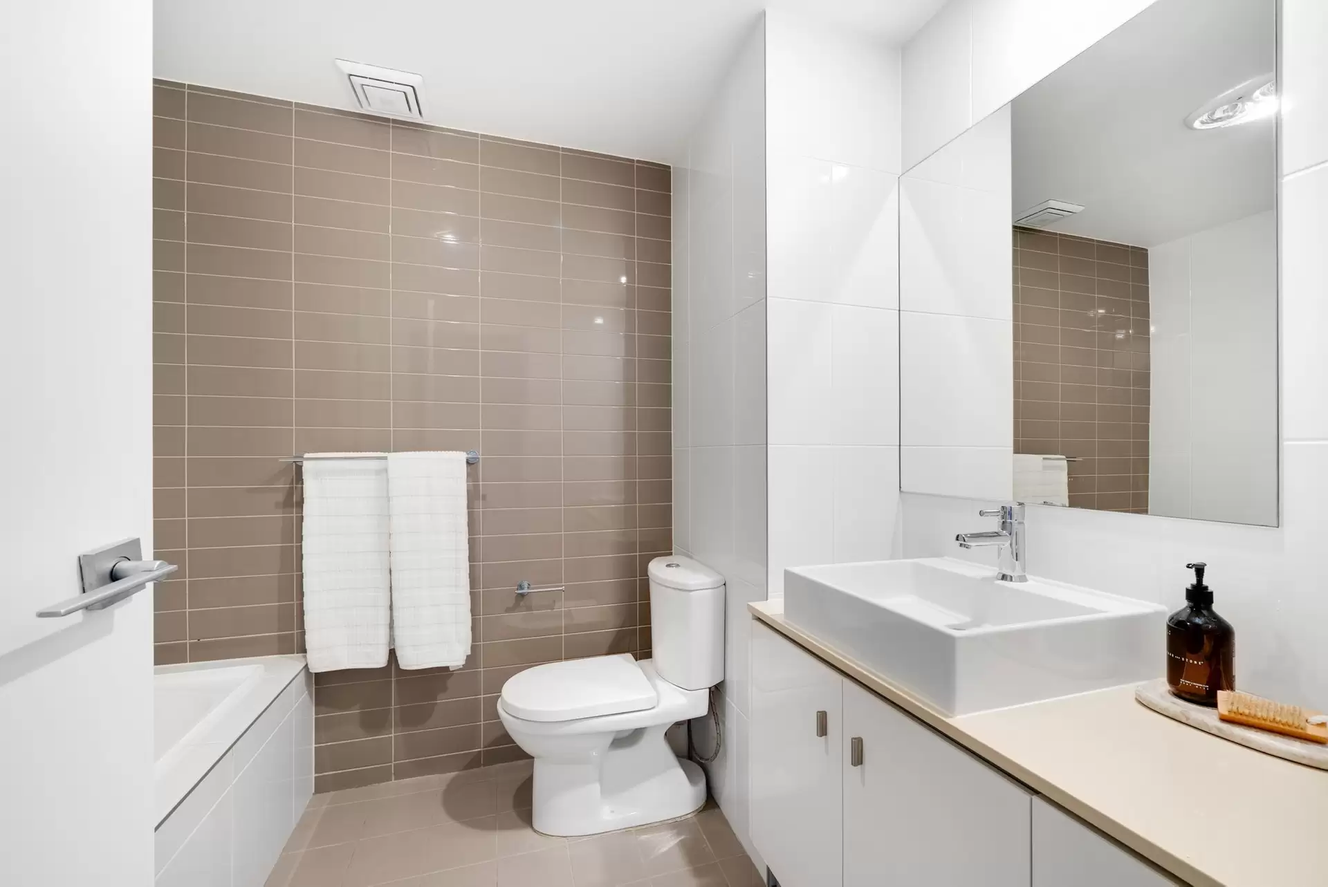 324/3 Stromboli Strait, Wentworth Point Sold by Chidiac Realty - image 1