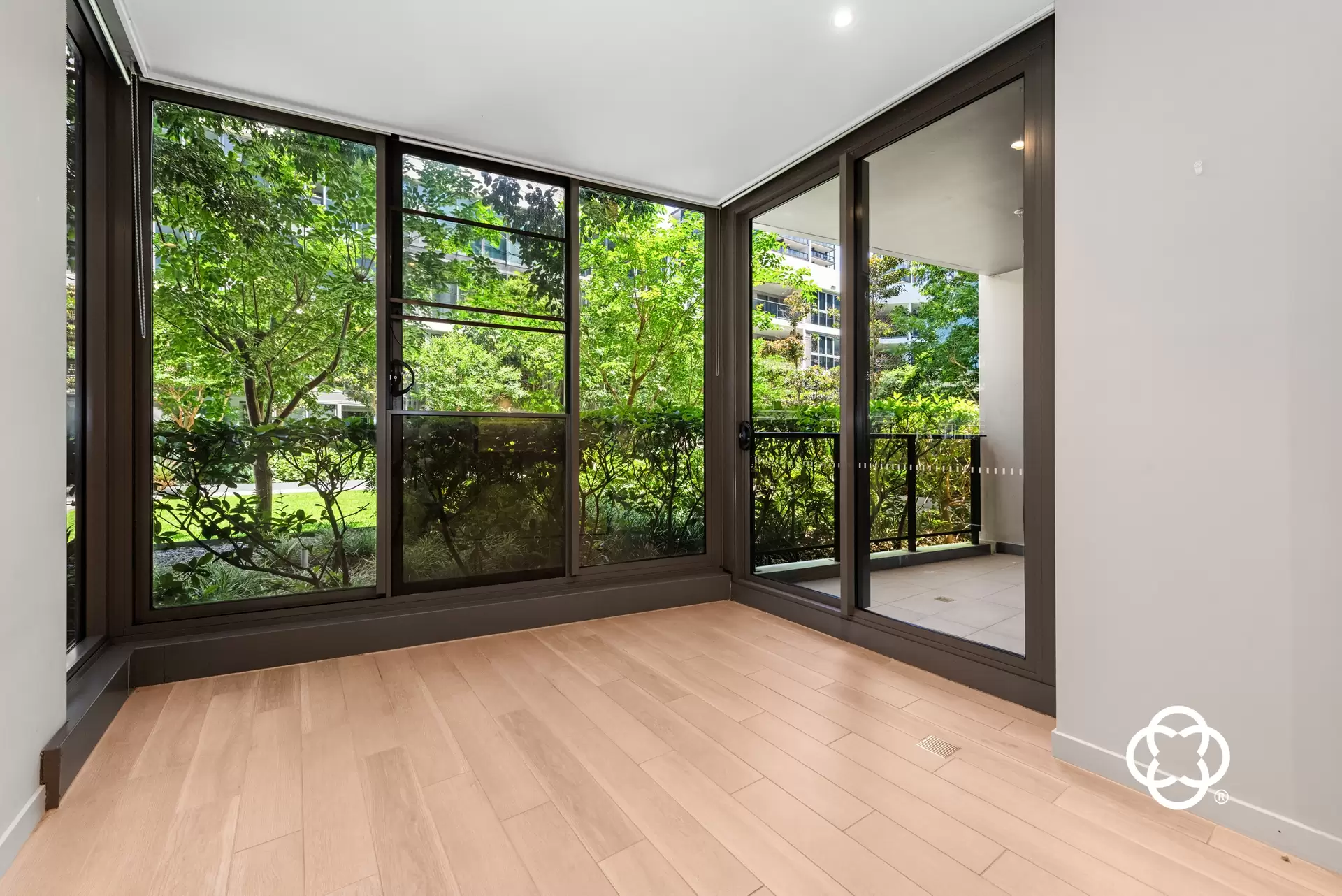 415/3 Foreshore Place, Wentworth Point Leased by Chidiac Realty - image 1