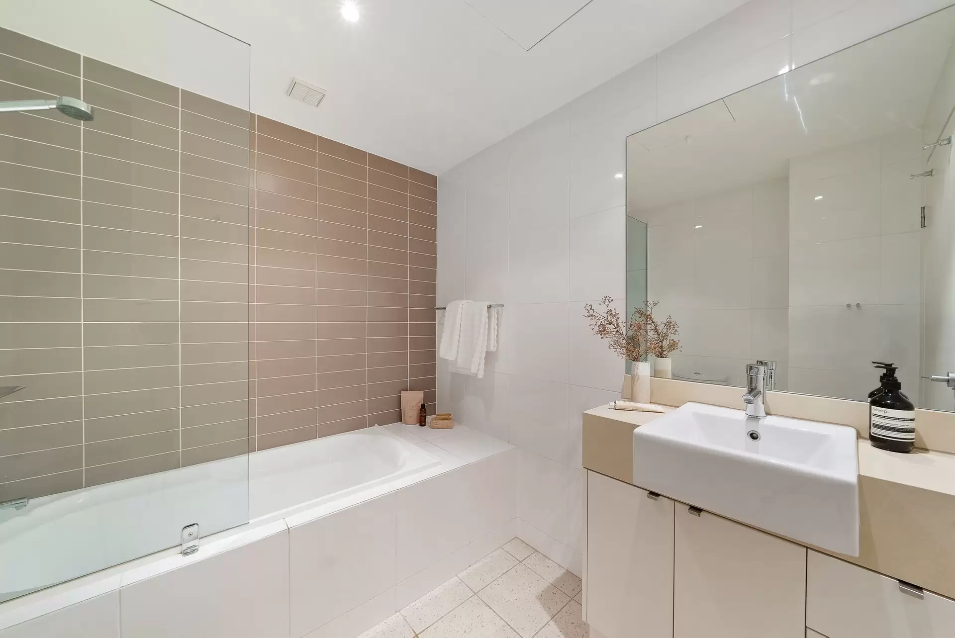 681/4 The Crescent, Wentworth Point Leased by Chidiac Realty - image 1