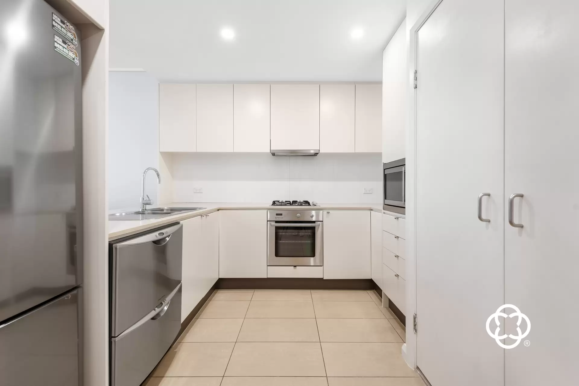 681/4 The Crescent, Wentworth Point Leased by Chidiac Realty - image 1