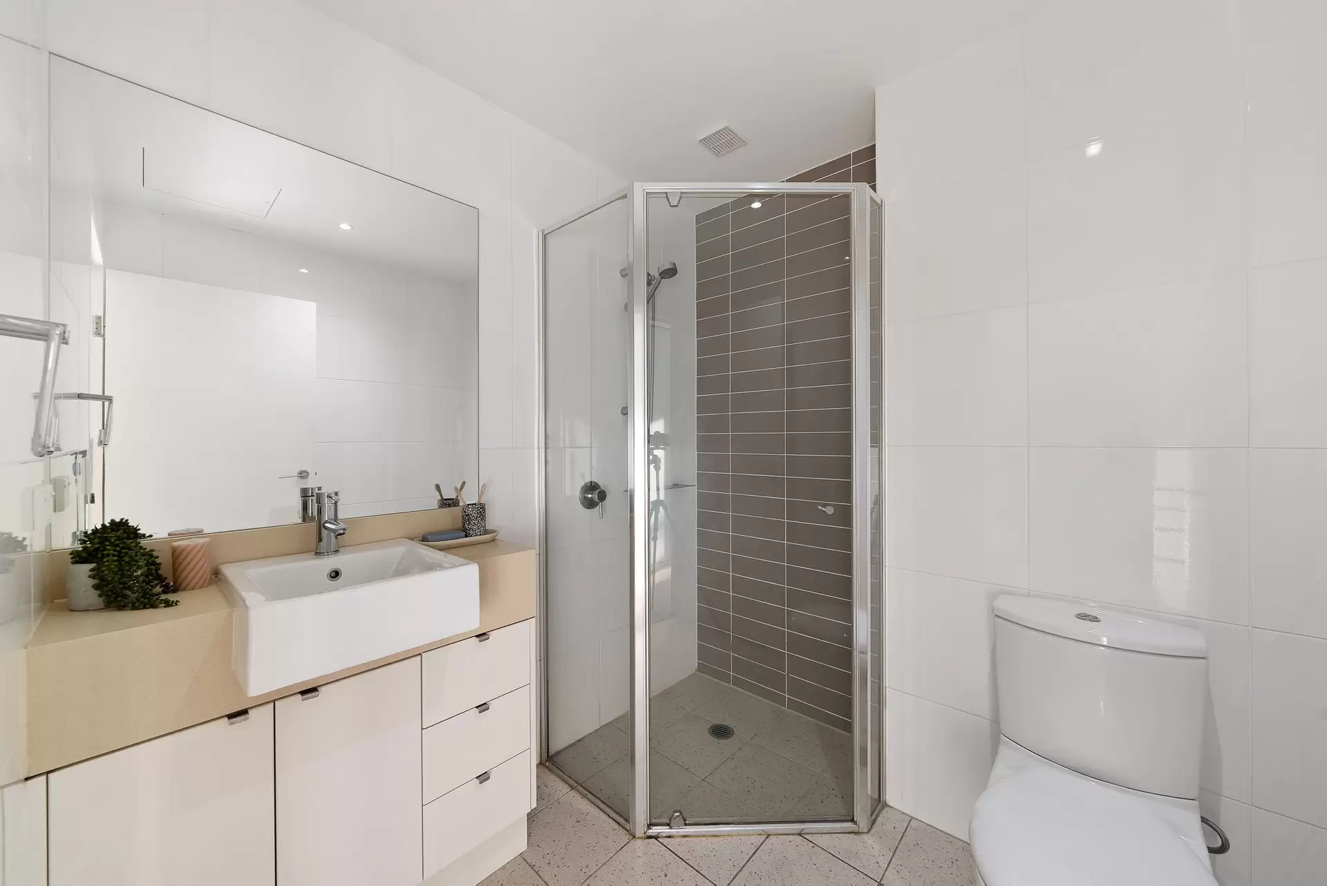 681/4 The Crescent, Wentworth Point Leased by Chidiac Realty - image 1