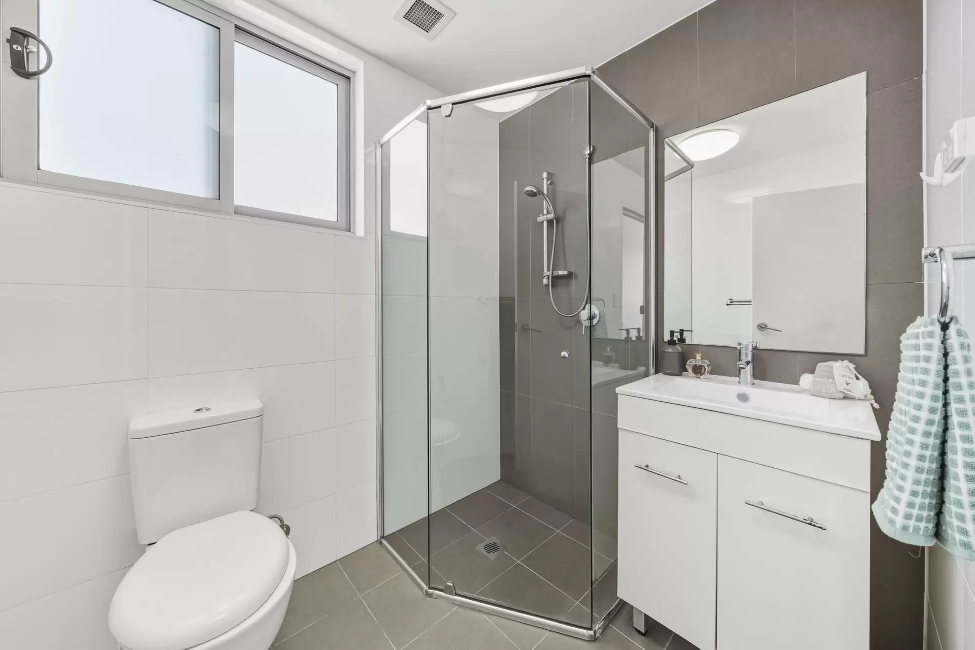 12/8-12 Kerrs Road, Lidcombe Sold by Chidiac Realty - image 1