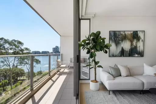 503/16 Shoreline Drive, Rhodes Sold by Chidiac Realty