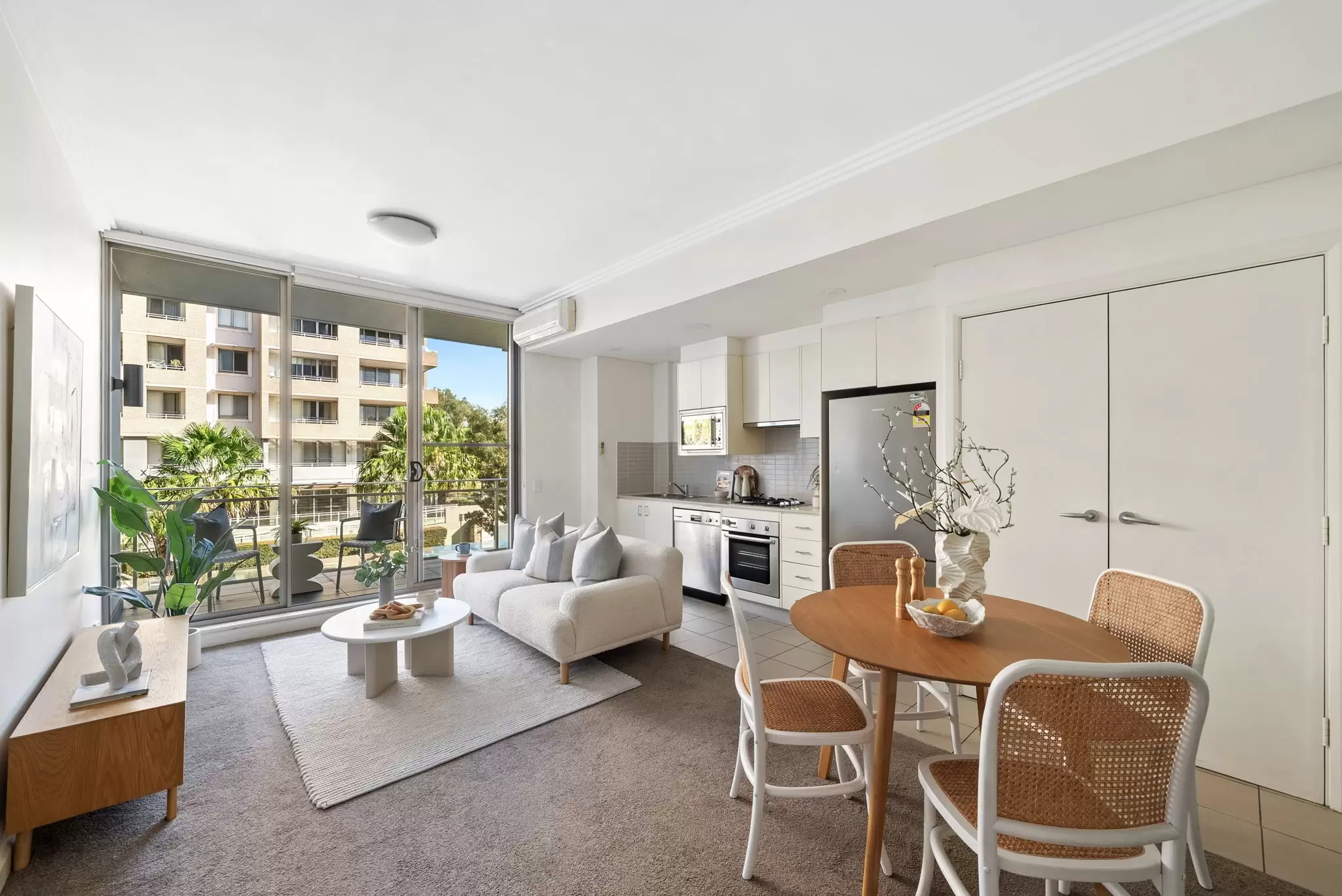 215/21 Hill Road, Wentworth Point