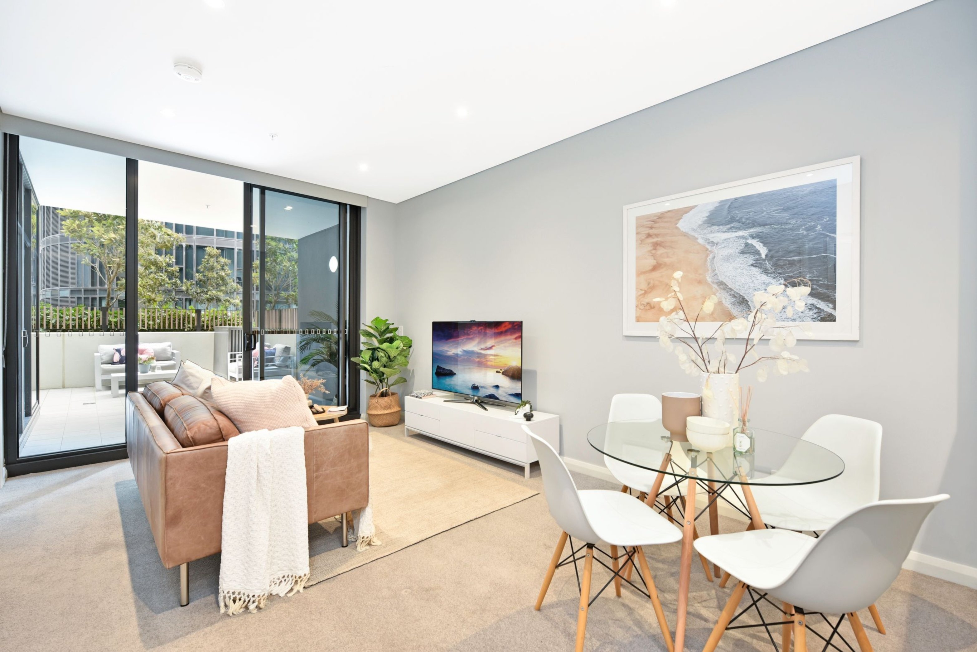 302/5 Wentworth Place, Wentworth Point Sold by Chidiac Realty - image 2