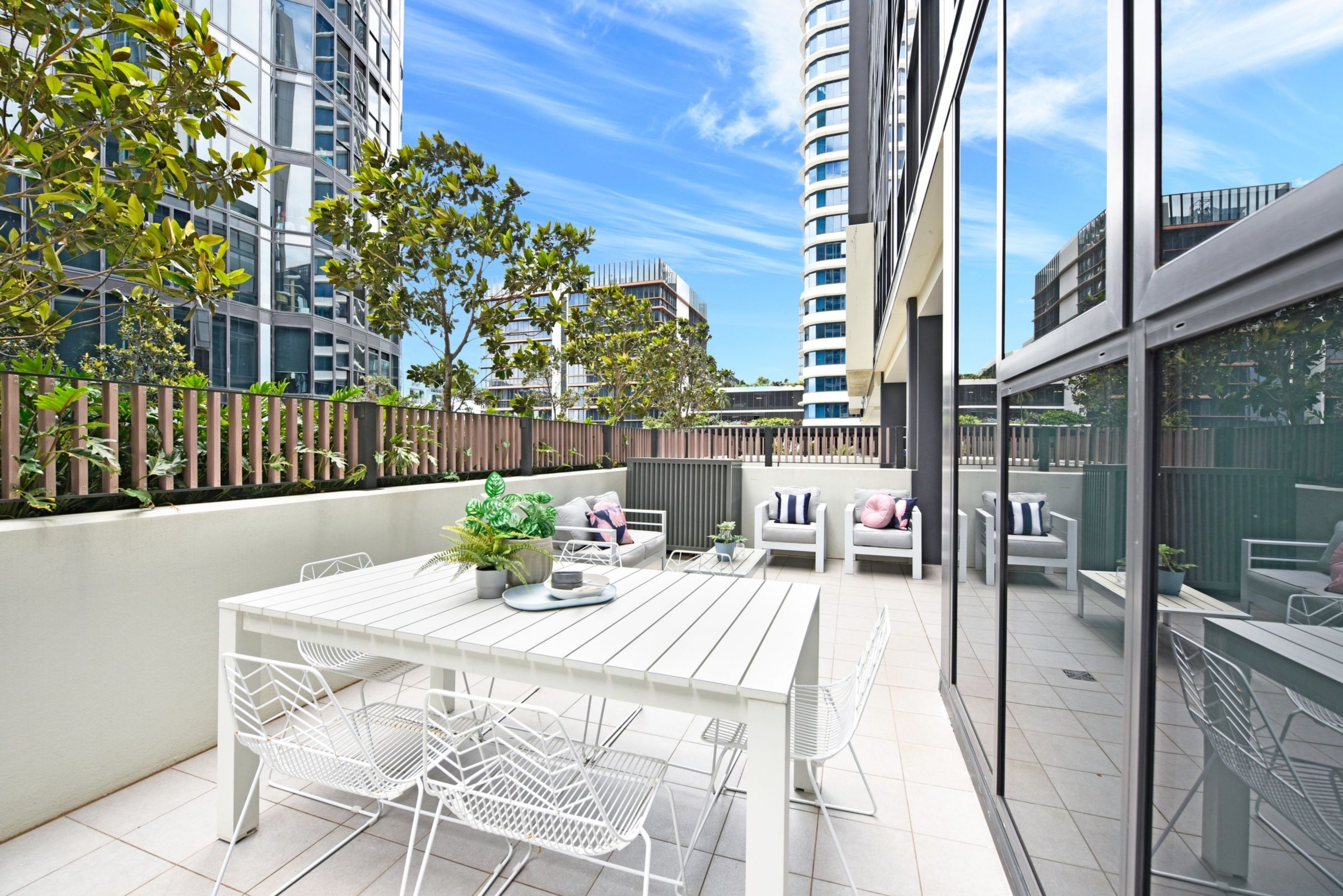 302/5 Wentworth Place, Wentworth Point Sold by Chidiac Realty - image 1