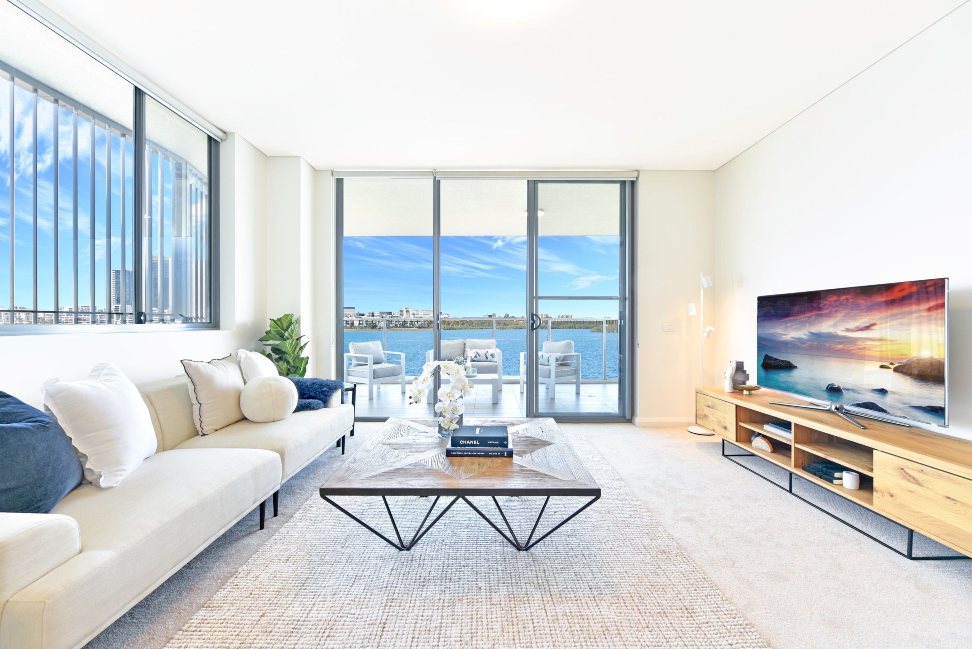 302/23 The Promenade, Wentworth Point Sold by Chidiac Realty - image 2